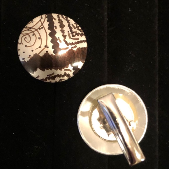 Silver and Black Cufflinks - Picture 3 of 3